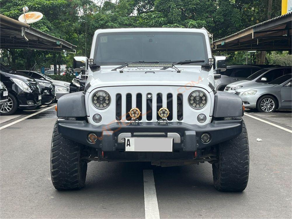 Mobil Jeep Wrangler 2014