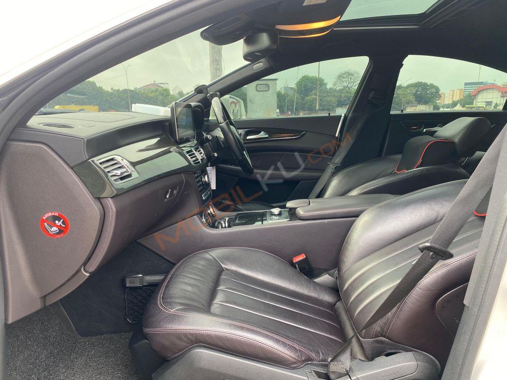 Mobil Mercedes-Benz CLS 2013