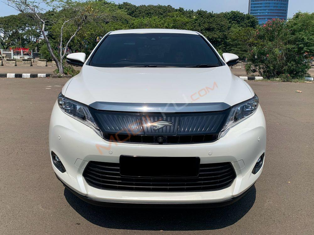 Mobil Toyota Harrier 2014