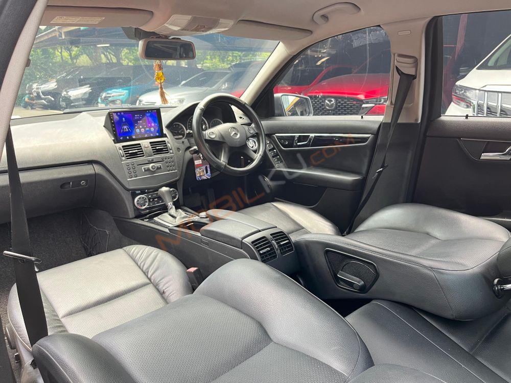 Mobil Mercedes-Benz C-Class 2011