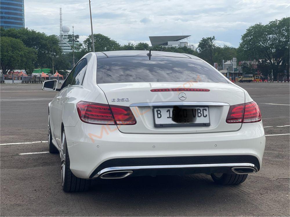 Mobil Mercedes-Benz E-Class 2013
