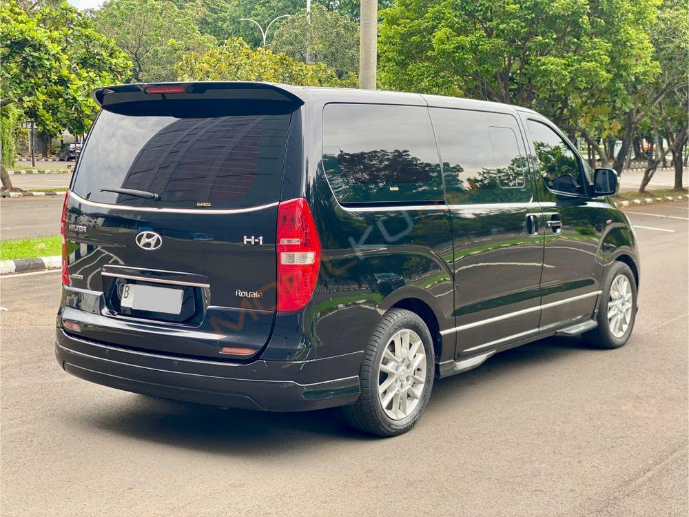 Mobil Hyundai H-1 2015