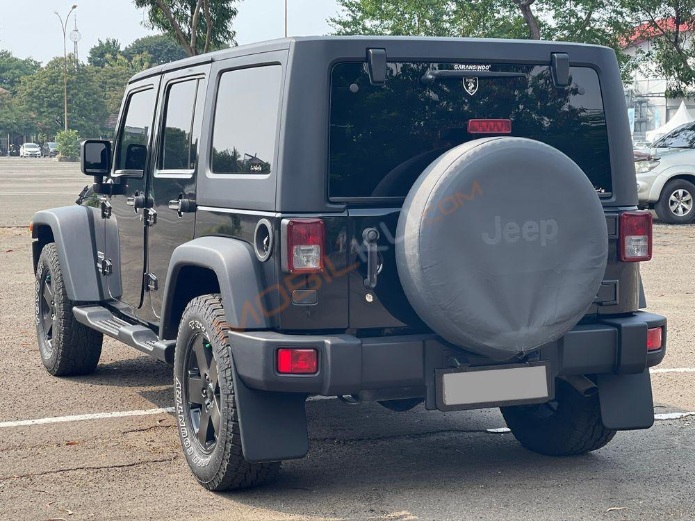 Mobil Jeep Wrangler 2011