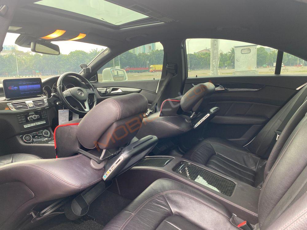 Mobil Mercedes-Benz CLS 2013