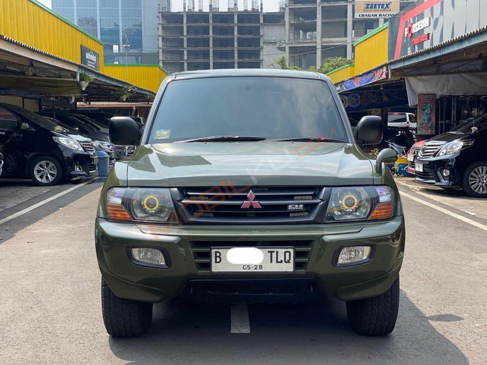 Mobil Mitsubishi Pajero 2001