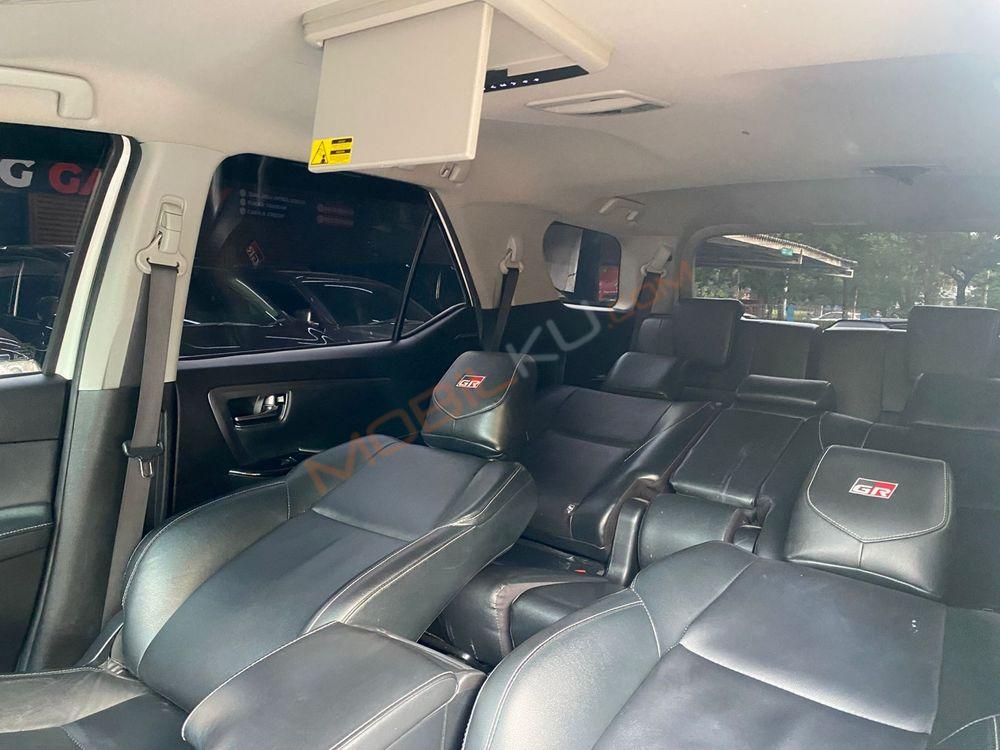 Mobil Toyota Fortuner 2022