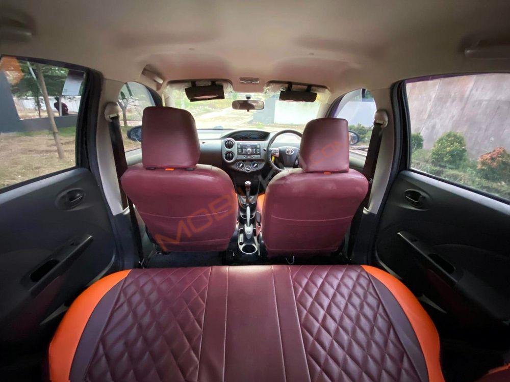 Mobil Toyota Etios 2016