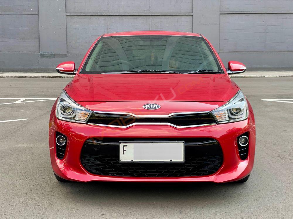 Mobil Kia Rio 2017