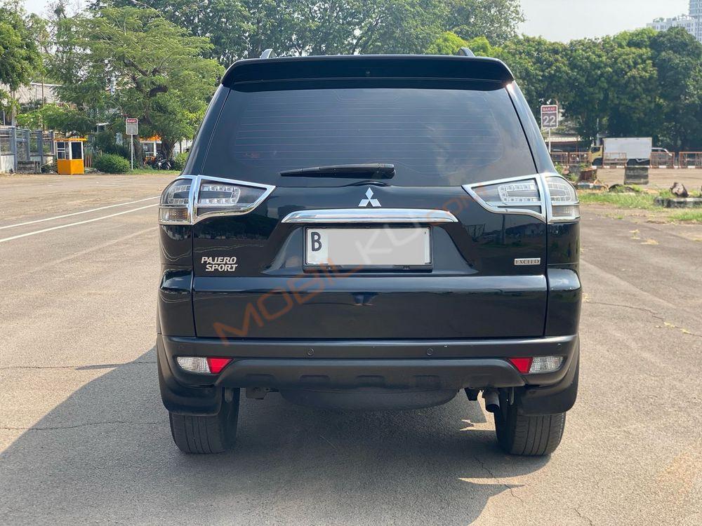 Mobil Mitsubishi Pajero 2010