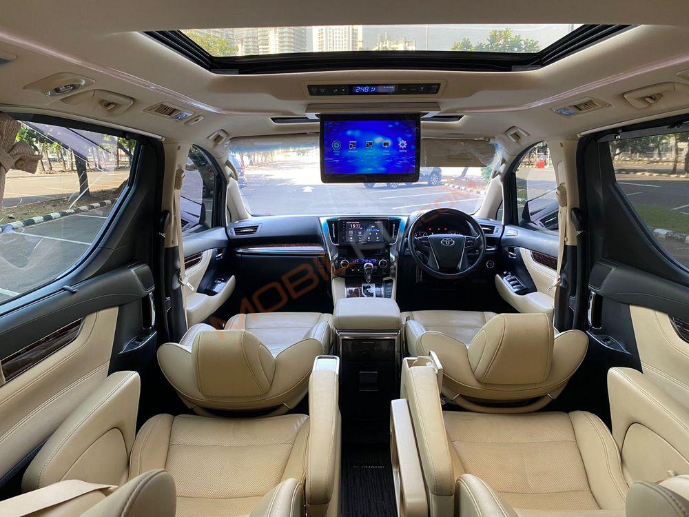 Mobil Toyota Alphard 2020