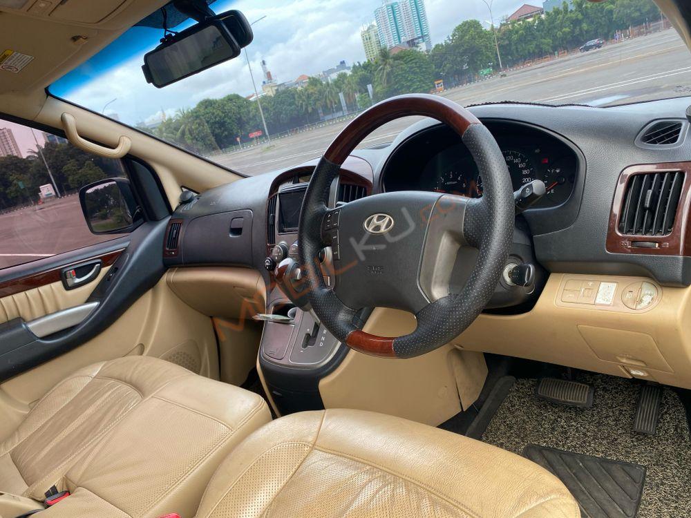 Mobil Hyundai H-1 2015