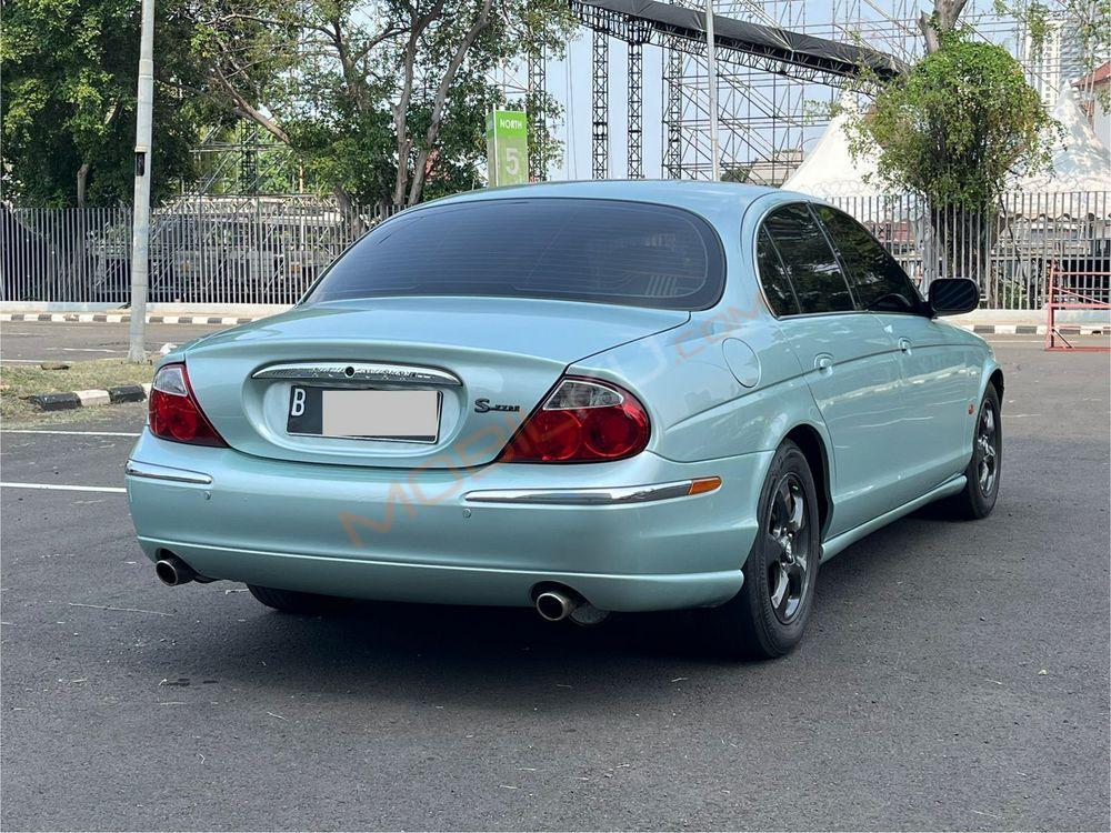 Mobil Jaguar S-Type 2002