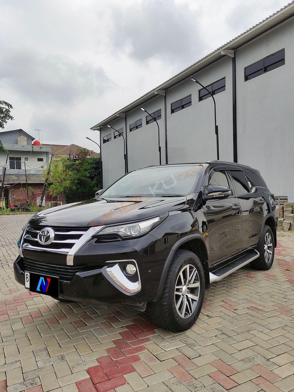 Mobil Toyota Fortuner 2020
