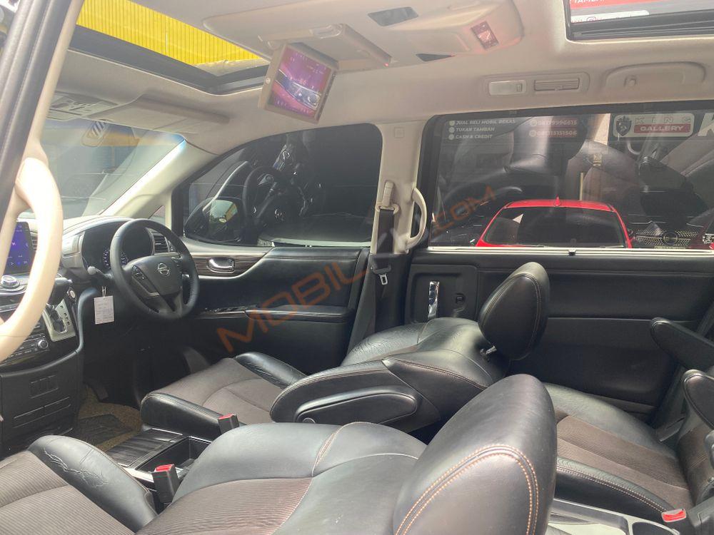 Mobil Nissan Elgrand 2014