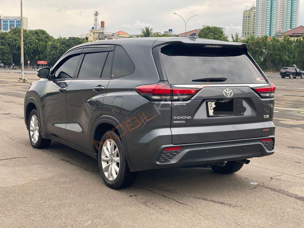 Mobil Toyota Kijang Innova Zenix 2024