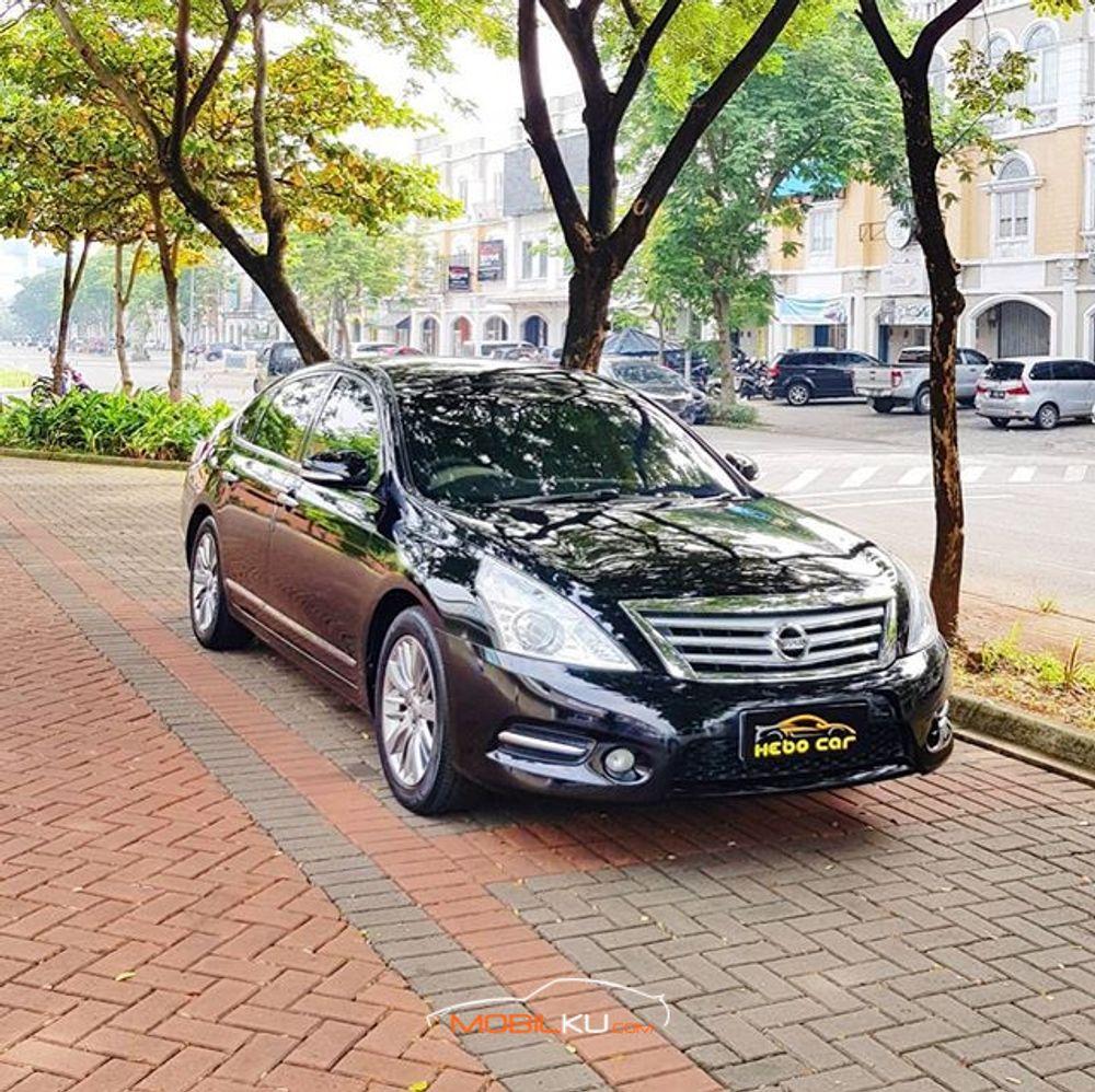 Mobil Nissan Teana 2012