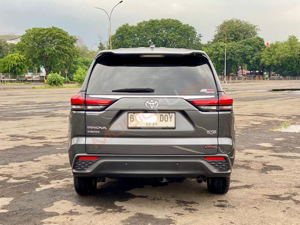 Mobil Toyota Kijang Innova Zenix 2024