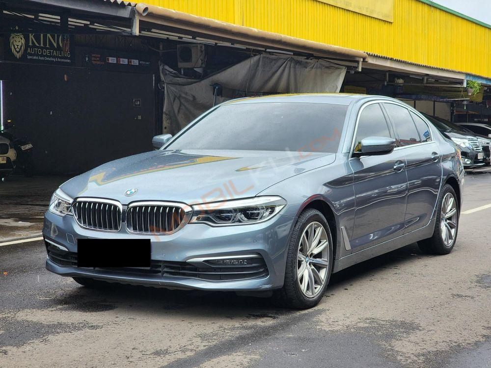 Mobil BMW 5 Series 2020