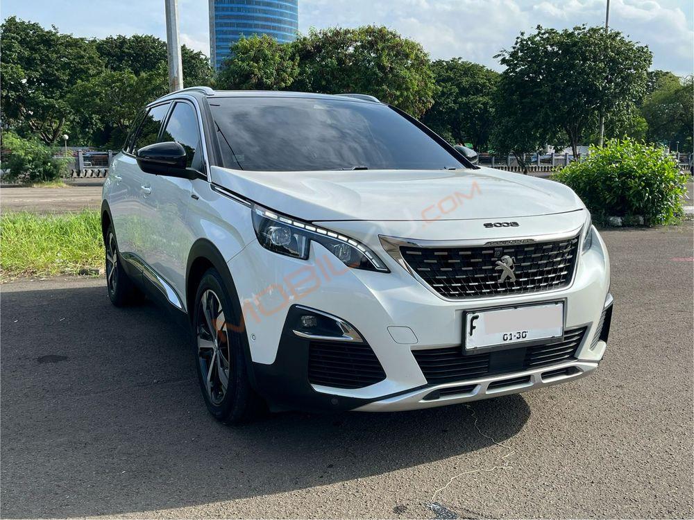 Mobil Peugeot 5008 2019