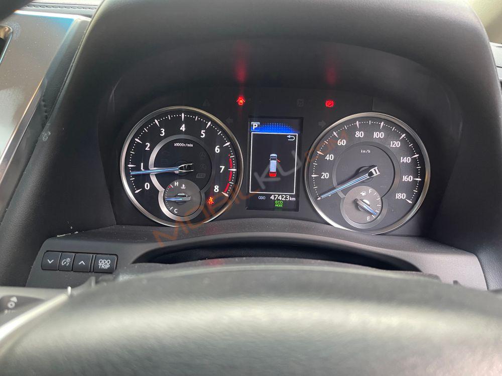 Mobil Toyota Alphard 2022