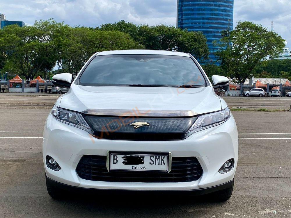 Mobil Toyota Harrier 2015