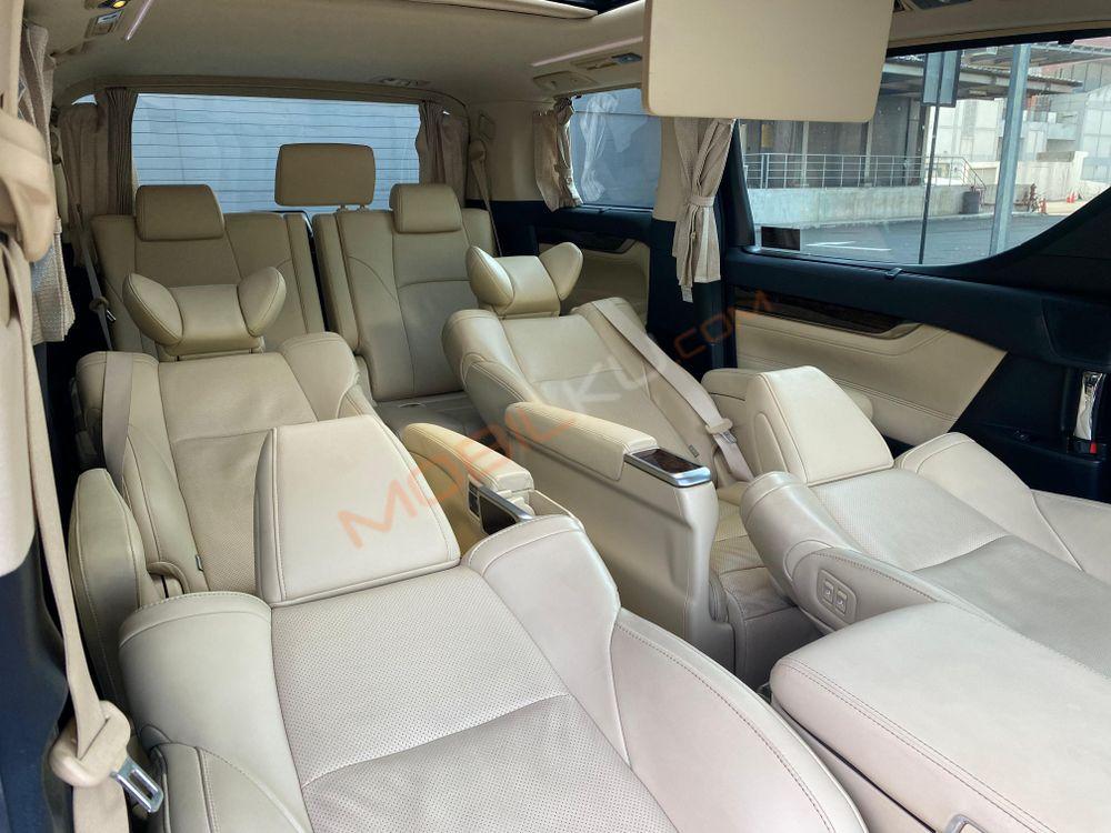 Mobil Toyota Alphard 2020