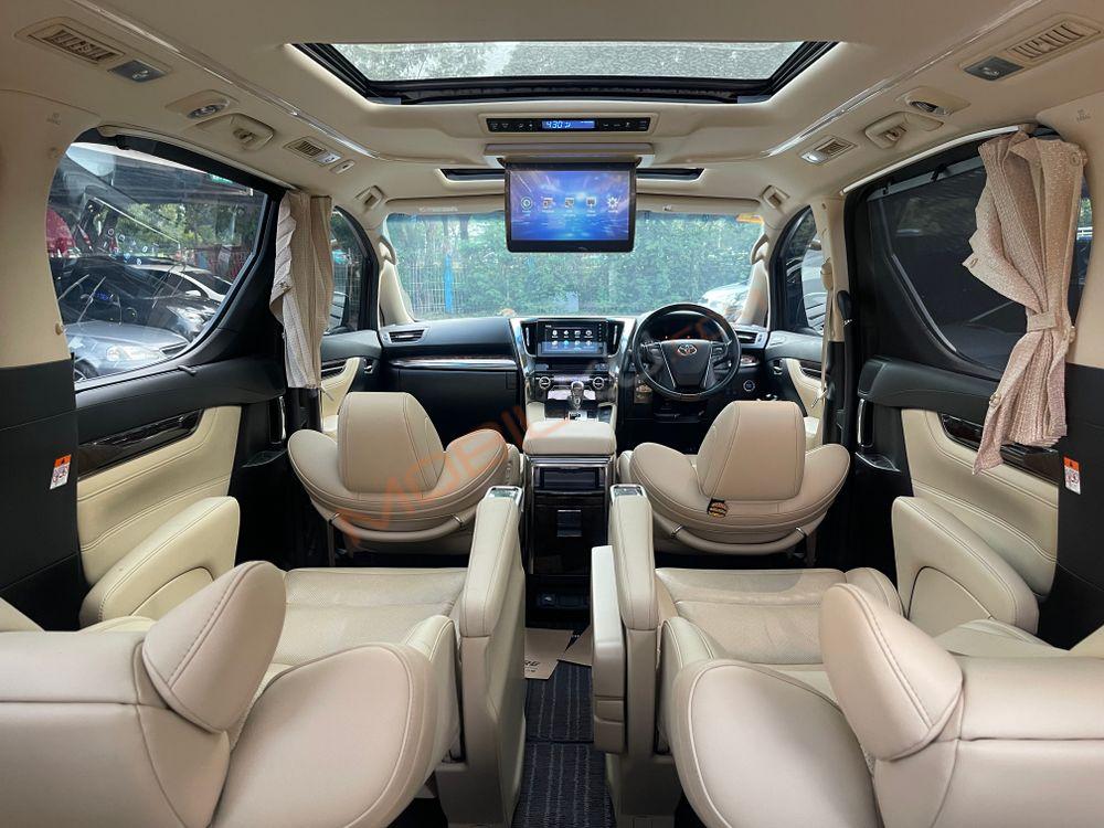 Mobil Toyota Alphard 2022