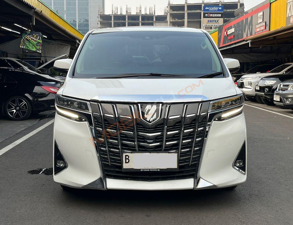 Mobil Toyota Alphard 2022