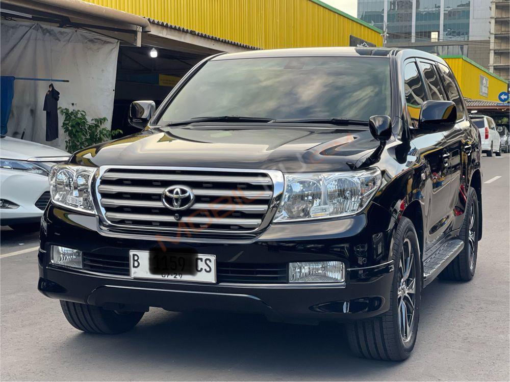 Mobil Toyota Land Cruiser 2008