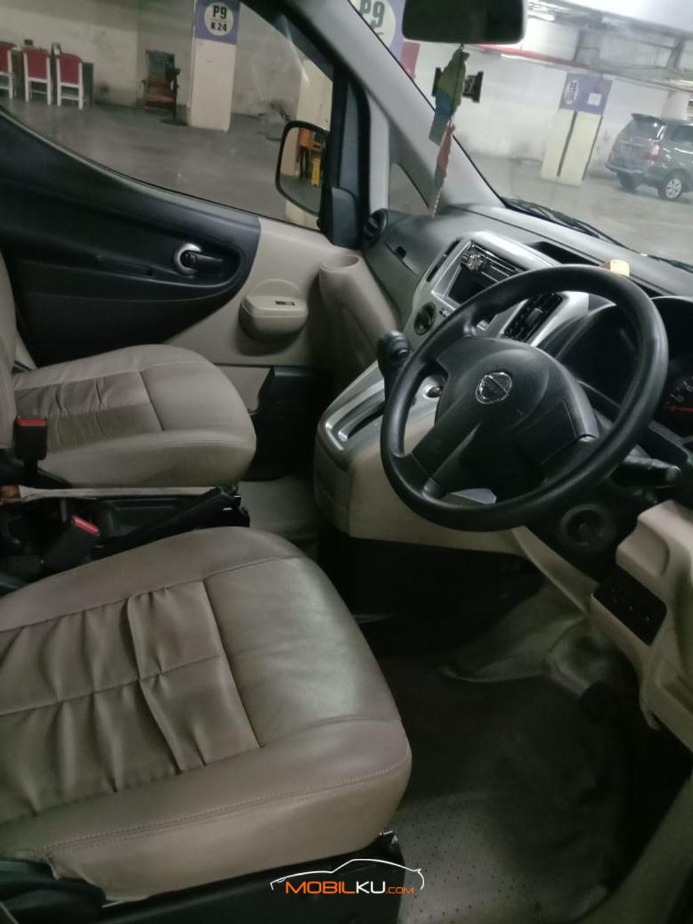 https://mobilku.s3.ap-southeast-3.amazonaws.com/ads/1000/6e2ec583-6fe1-4e8f-b4a3-9b8fb70e5c73.jpeg