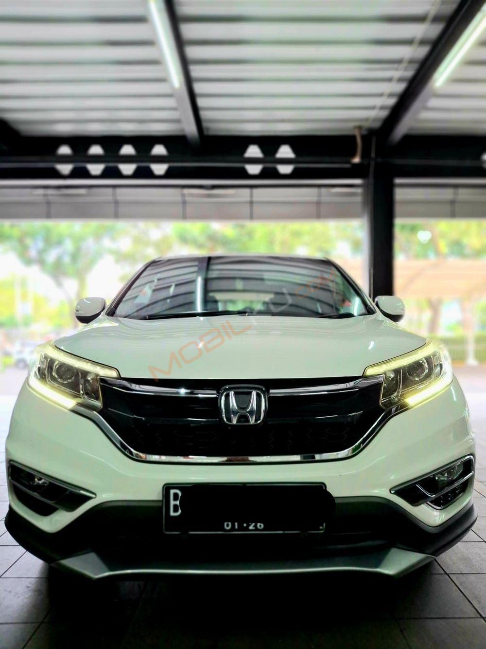 Mobil Honda CR-V 2015