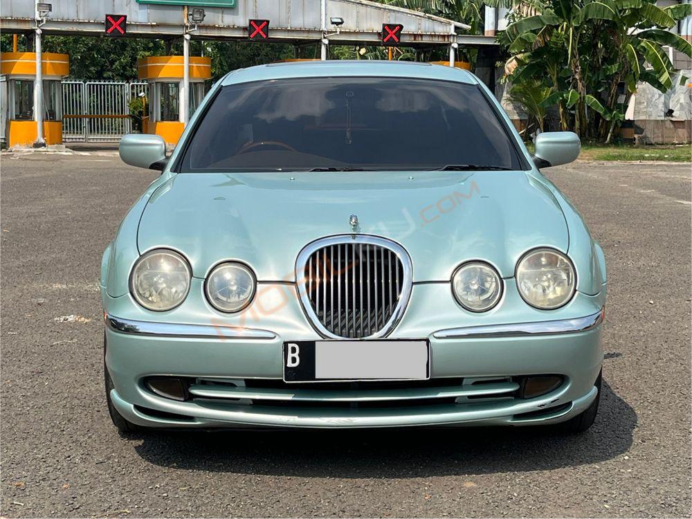 Mobil Jaguar S-Type 2002