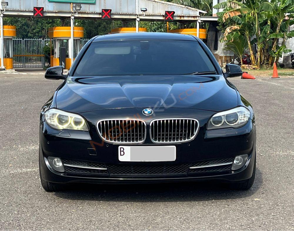 Mobil BMW 5 Series 2013
