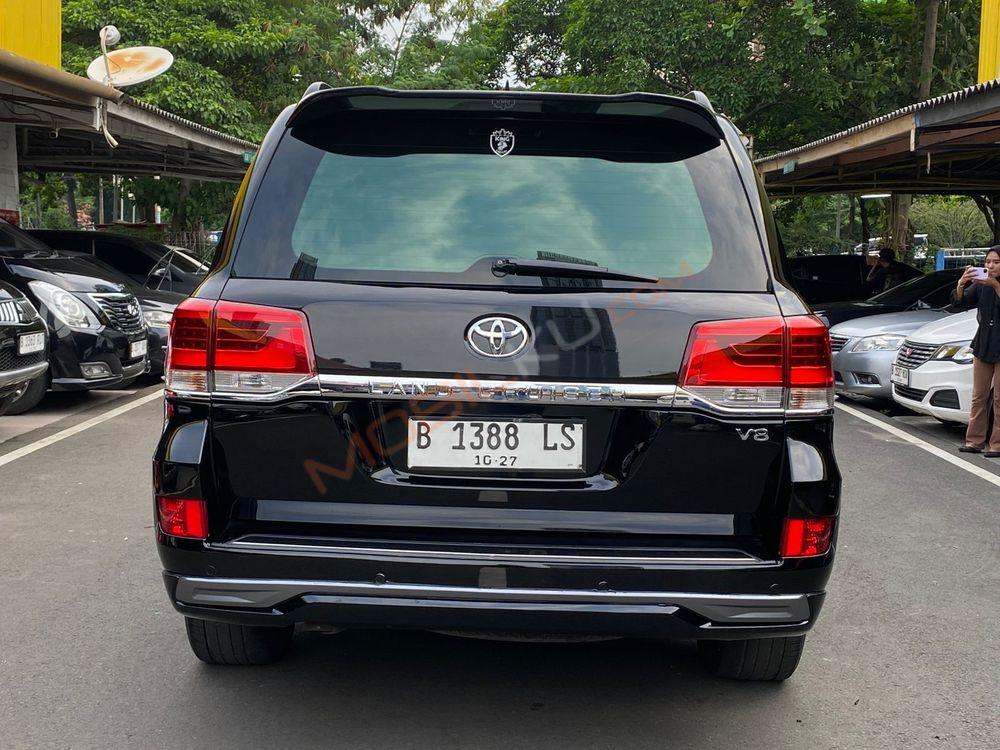 Mobil Toyota Land Cruiser 2008