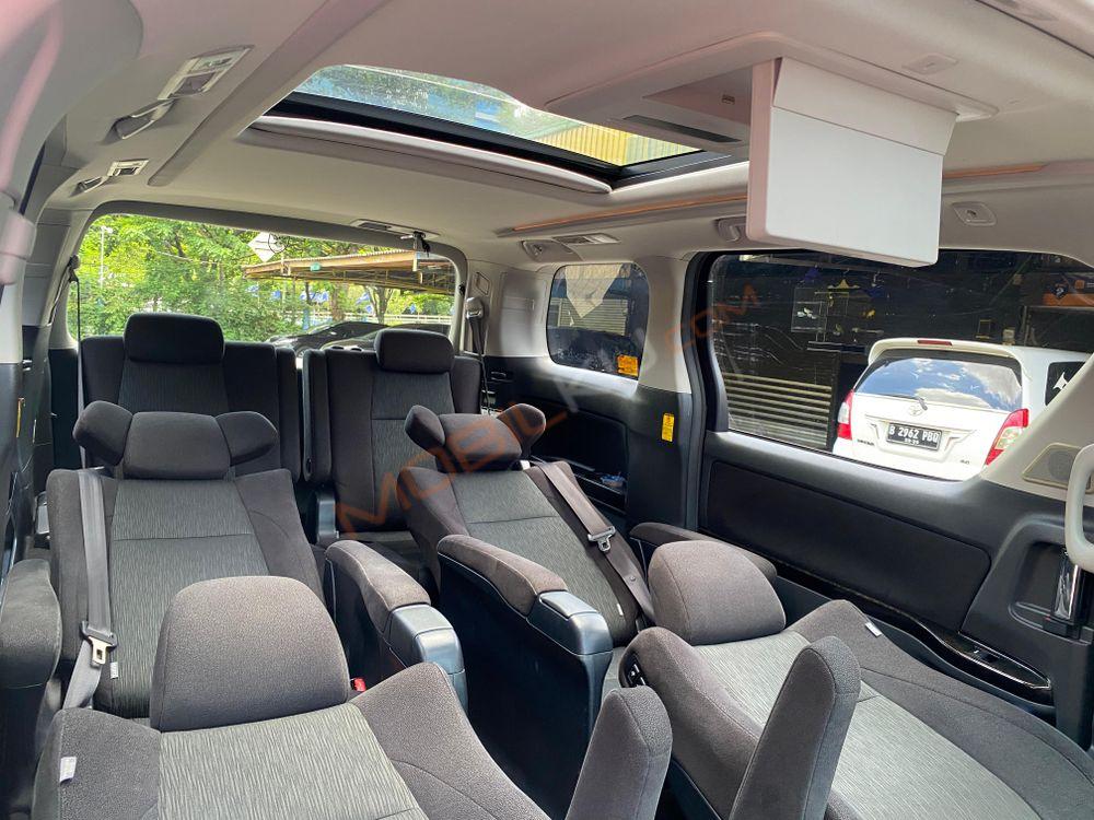 Mobil Toyota Alphard 2014