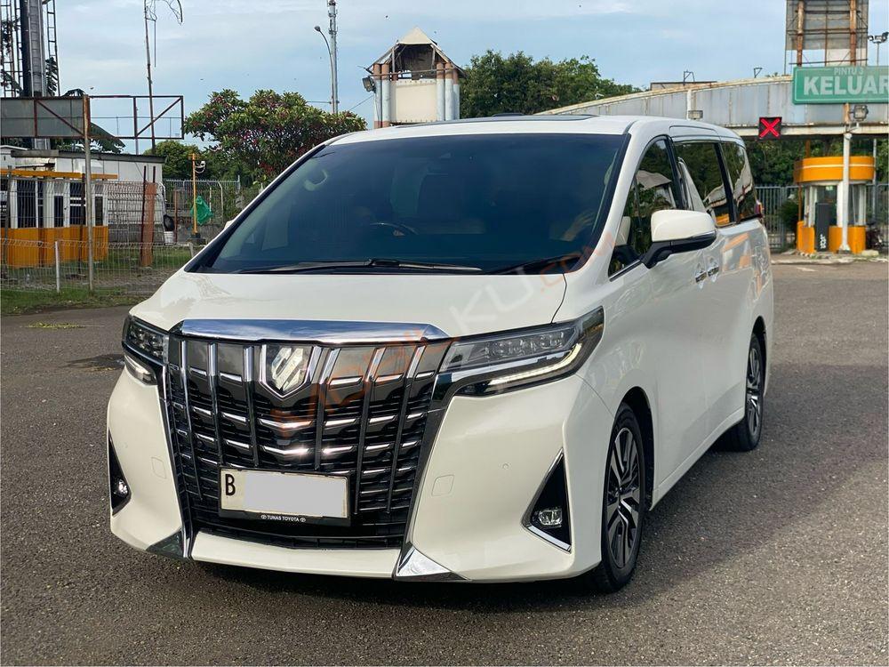 Mobil Toyota Alphard 2022