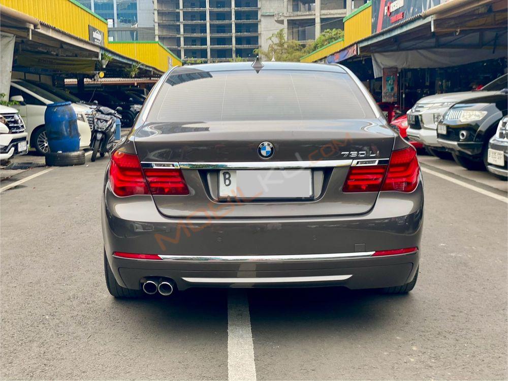Mobil BMW 7 Series 2013