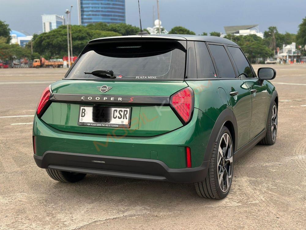 Mobil MINI 5-Door 2024