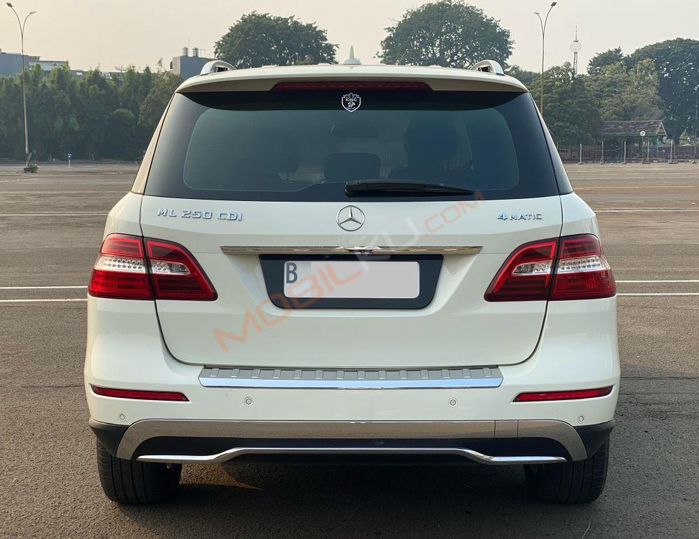 Mobil Mercedes-Benz ML 2013