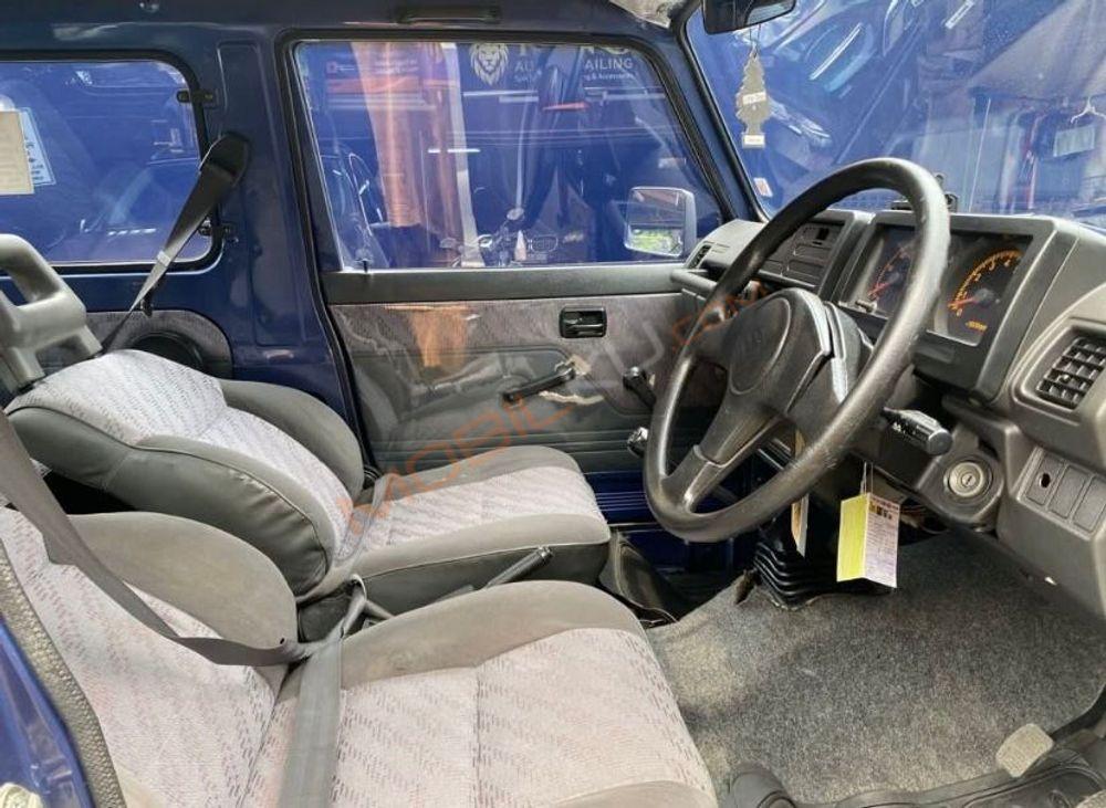 Mobil Suzuki Katana 2004