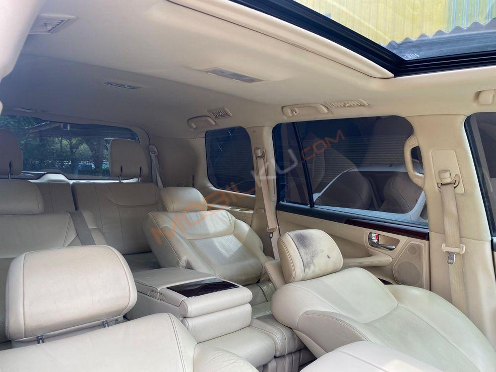 Mobil Lexus LX 2013