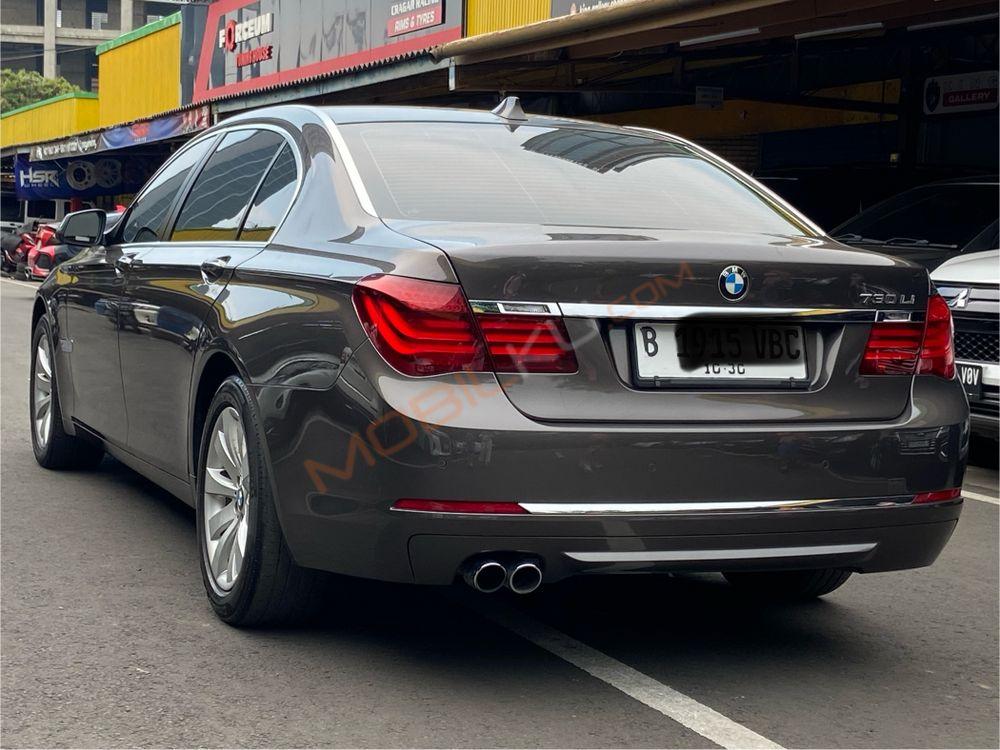 Mobil BMW 7 Series 2013