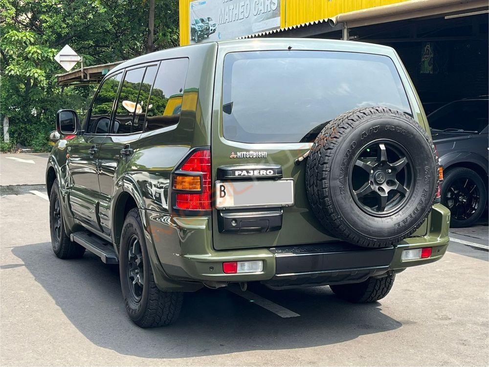 Mobil Mitsubishi Pajero 2001