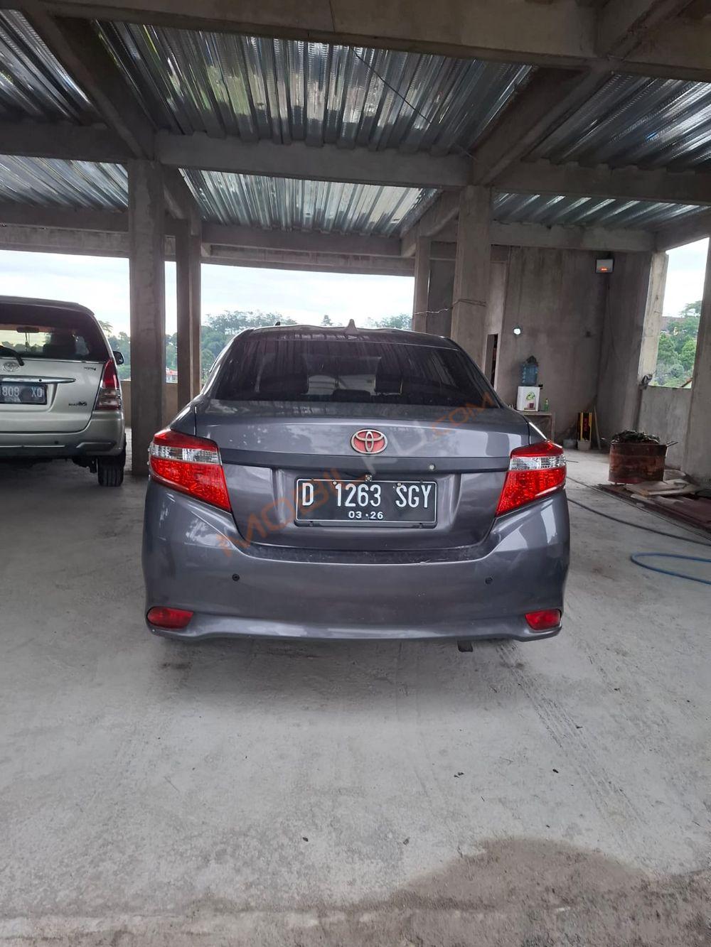 Mobil Toyota Vios 2015