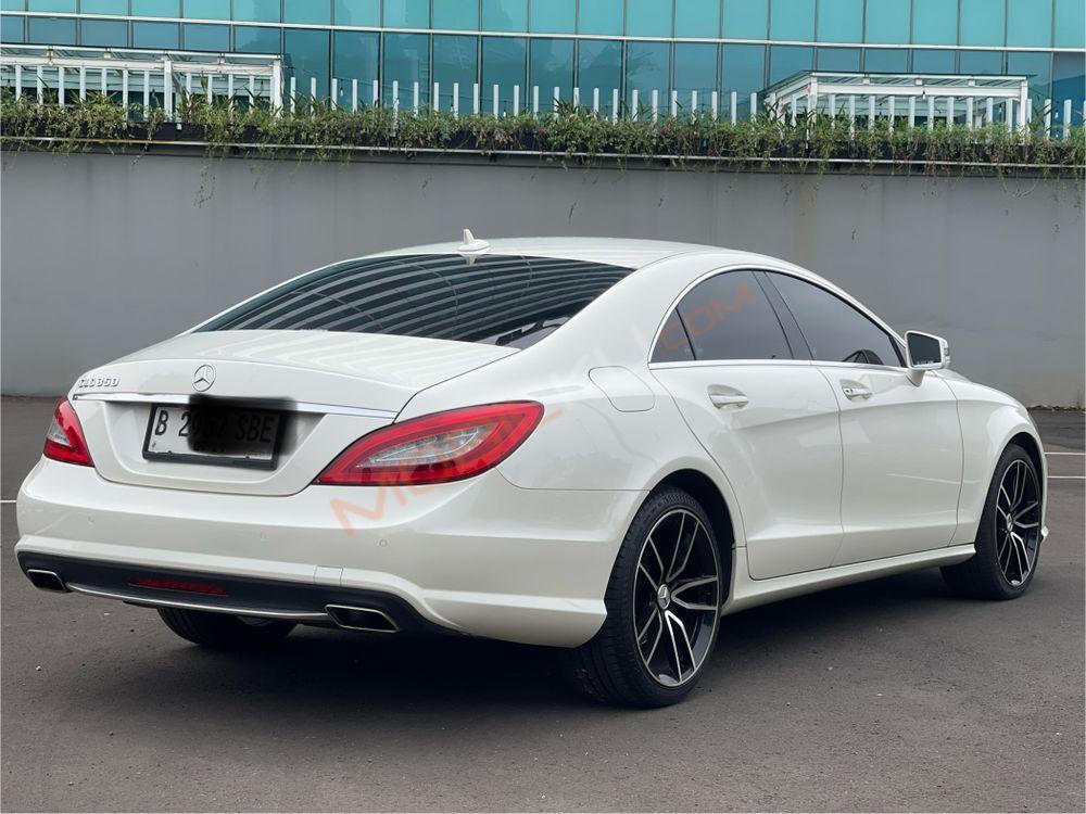Mobil Mercedes-Benz CLS 2013
