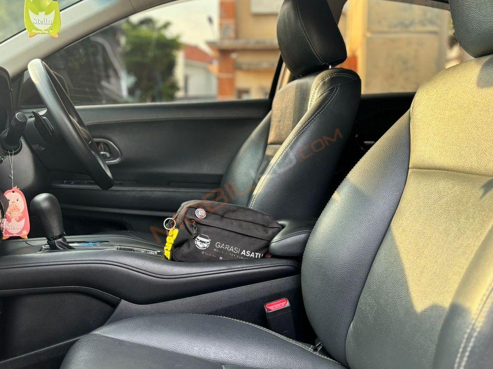 Mobil Honda HR-V 2016