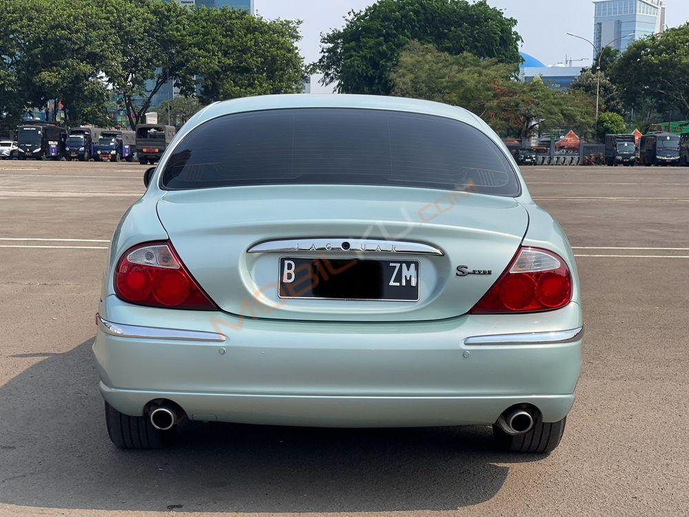 Mobil Jaguar S-Type 2002
