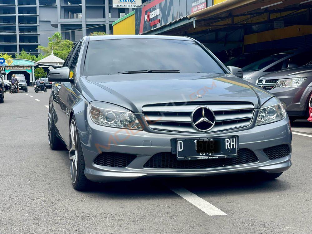 Mobil Mercedes-Benz C-Class 2011
