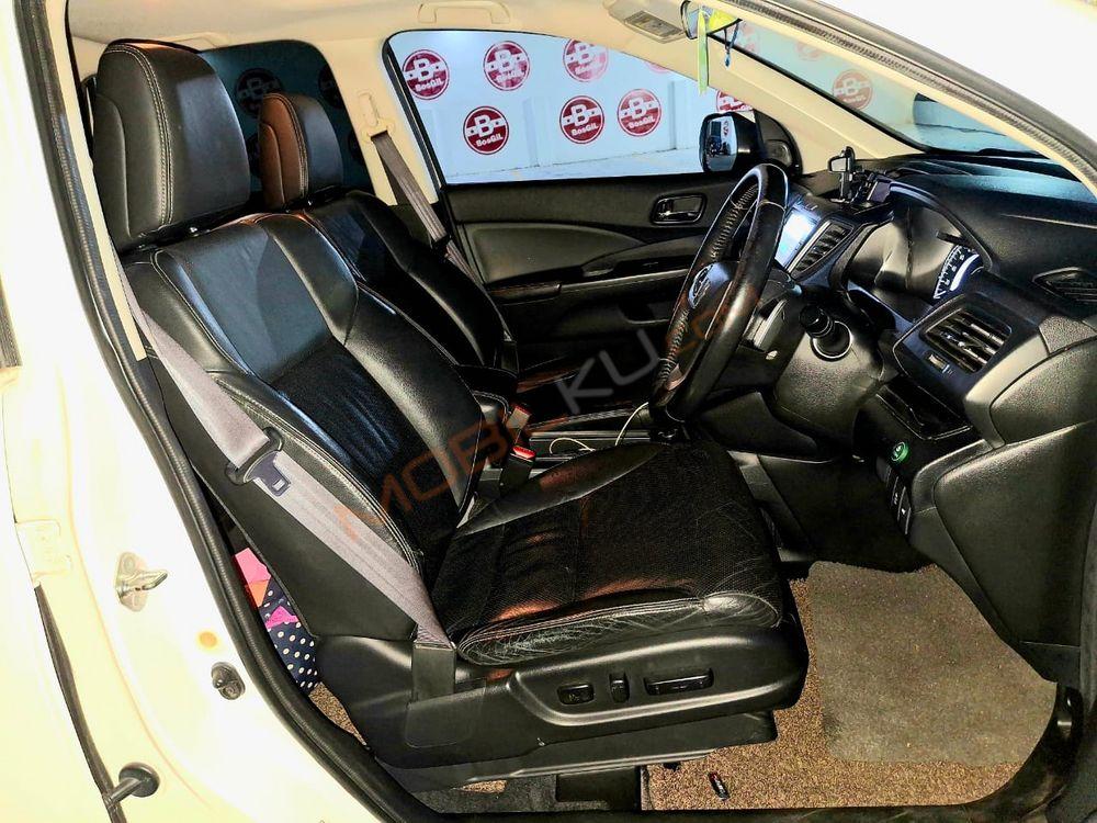 Mobil Honda CR-V 2015