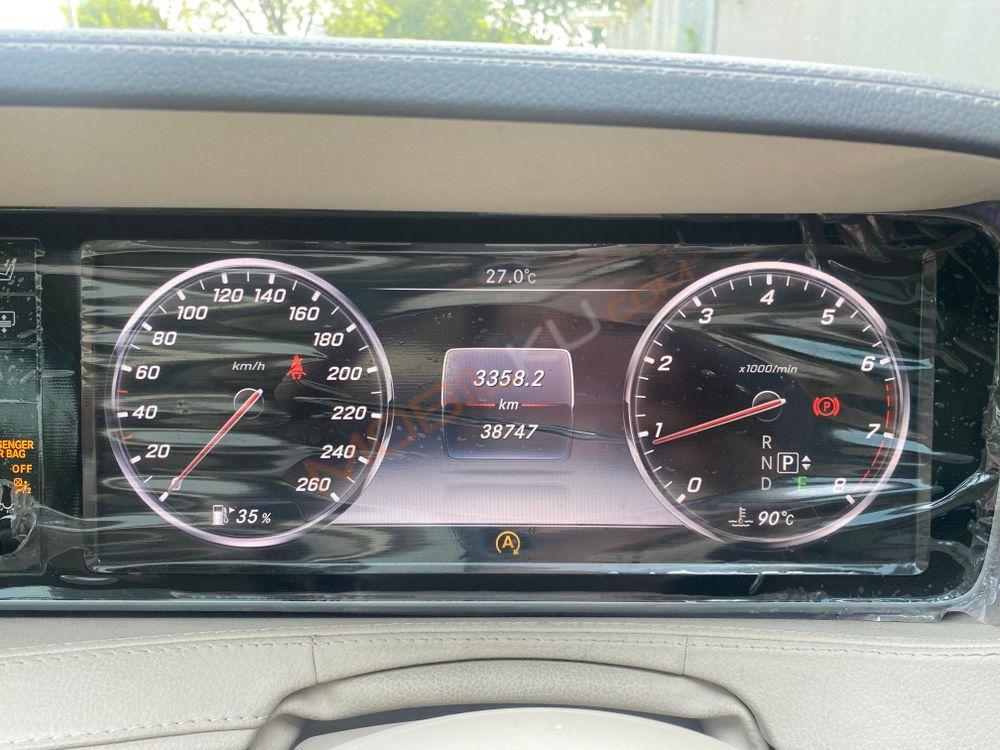 Mobil Mercedes-Benz S-Class 2015